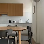 Appartement Design And Comfort In West