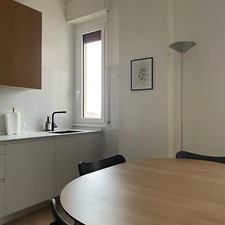 Design And Comfort In West ميلان