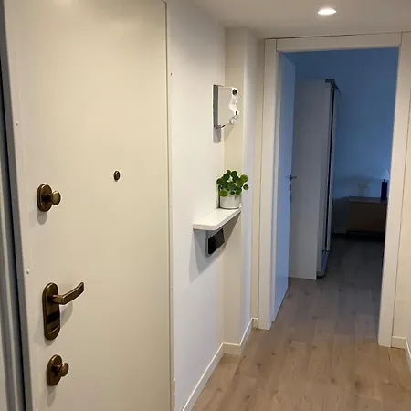 Appartement Design And Comfort In West Milaan